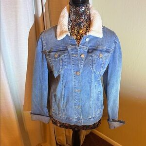 Women's Denim Jacket with Faux Shearling Collar